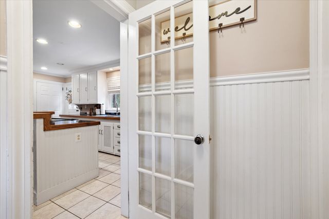 5 Field St, Auburn, MA 01501