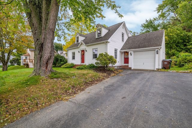 5 Field St, Auburn, MA 01501