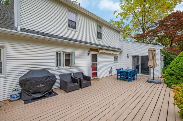 5 Field St, Auburn, MA 01501