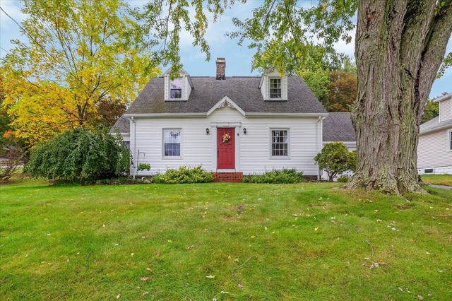 5 Field St, Auburn, MA 01501