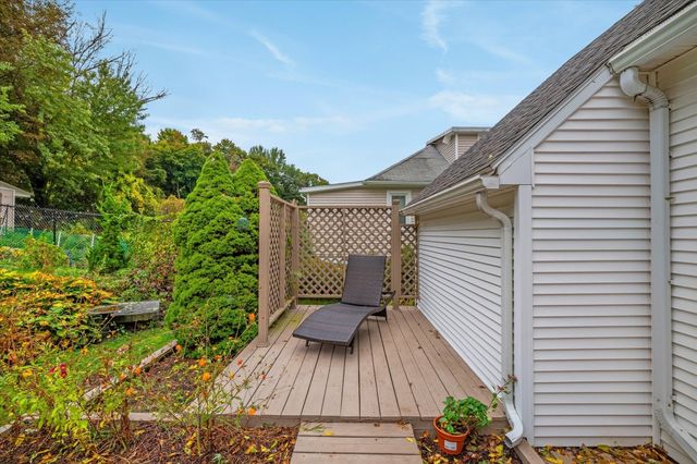 5 Field St, Auburn, MA 01501
