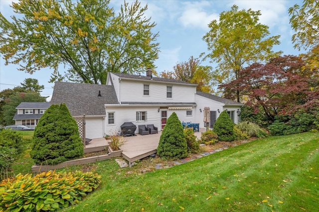 5 Field St, Auburn, MA 01501