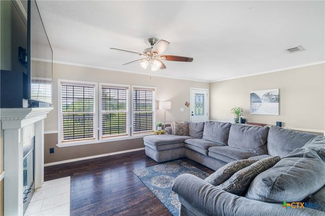262 County Road 150, Hallettsville, TX 77964