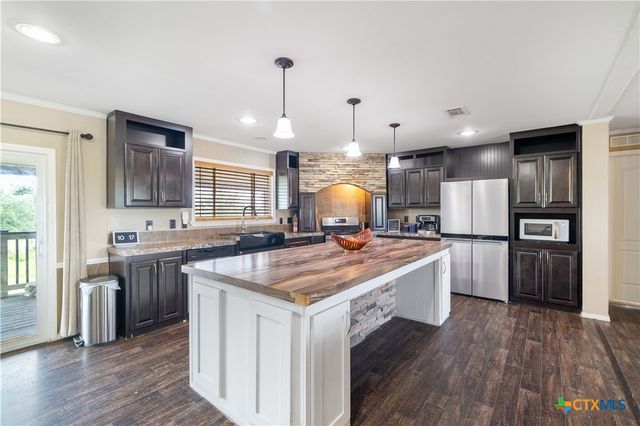 262 County Road 150, Hallettsville, TX 77964