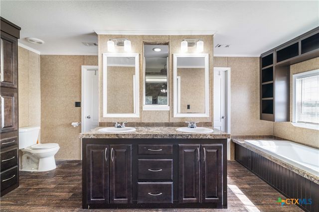 262 County Road 150, Hallettsville, TX 77964