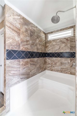 262 County Road 150, Hallettsville, TX 77964