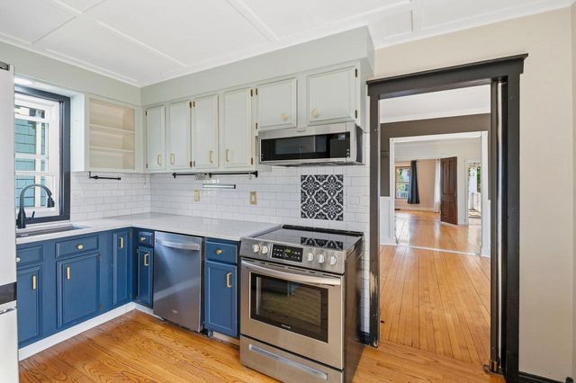 1110 S WEBSTER AVENUE, Green Bay, WI 54301