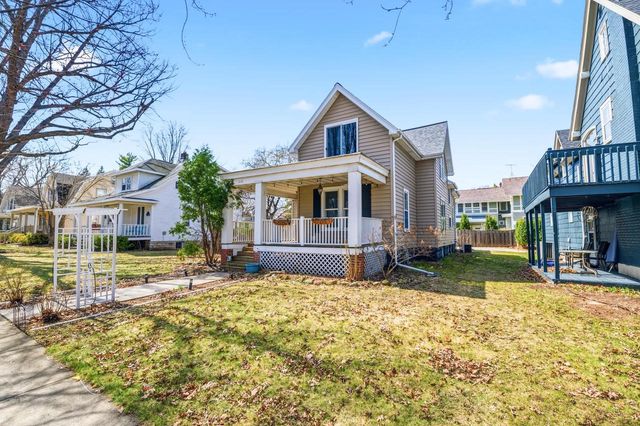 1110 S WEBSTER AVENUE, Green Bay, WI 54301