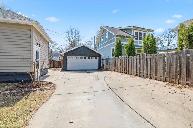 1110 S WEBSTER AVENUE, Green Bay, WI 54301