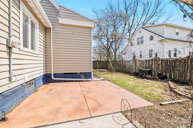 1110 S WEBSTER AVENUE, Green Bay, WI 54301