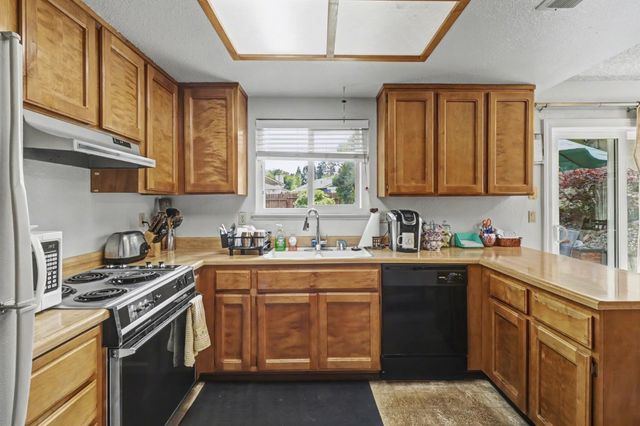 7429 Bestow Way, Sacramento, CA 95842