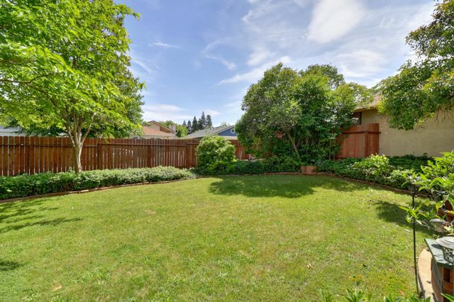 7429 Bestow Way, Sacramento, CA 95842
