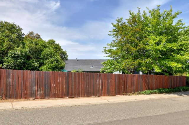 7429 Bestow Way, Sacramento, CA 95842