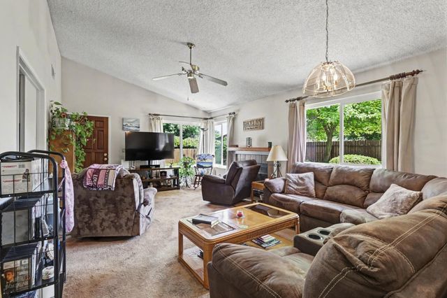7429 Bestow Way, Sacramento, CA 95842