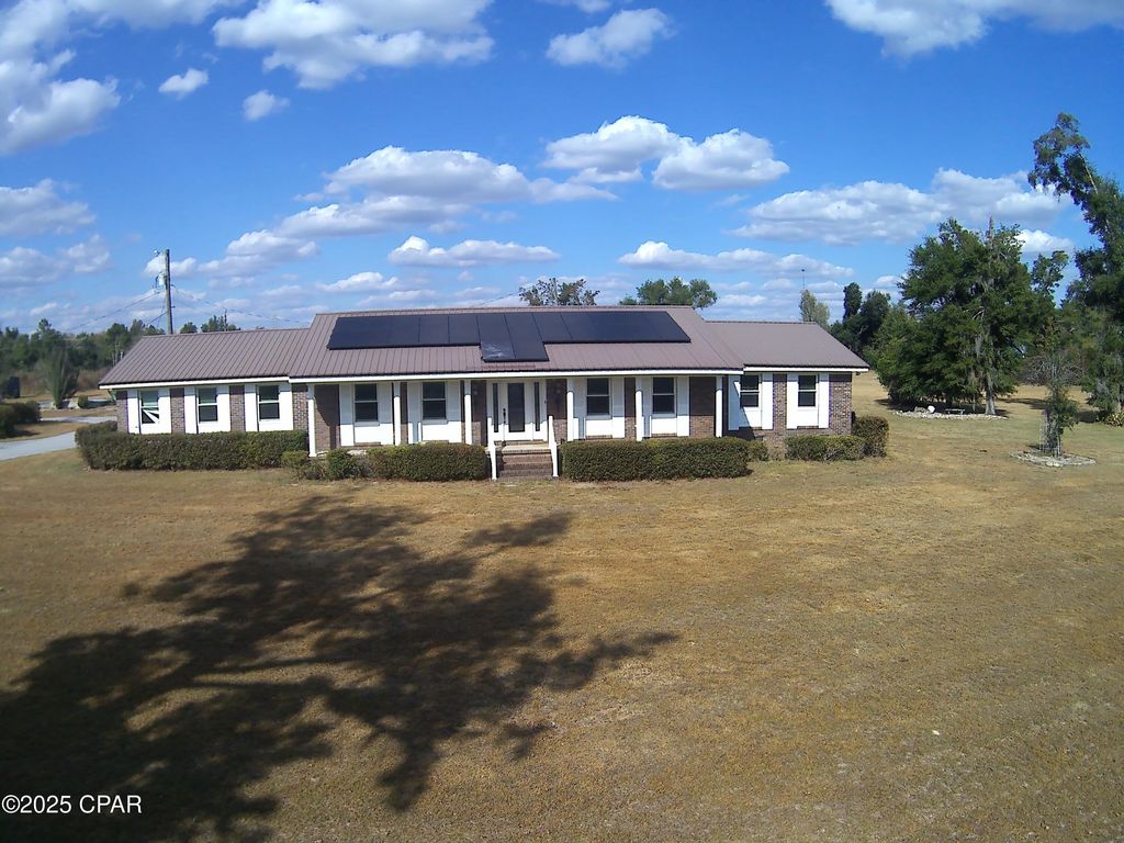 4883 Davis Drive, Marianna, FL 32446