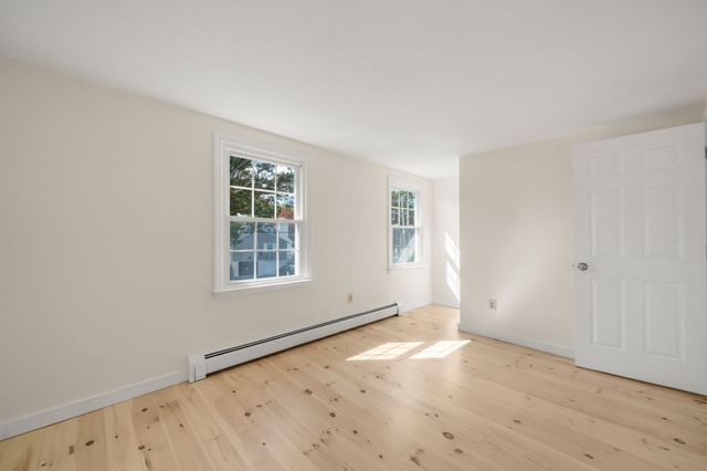 32 Grandview Dr, Plymouth, MA 02360