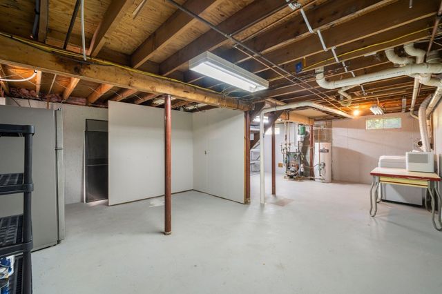 32 Grandview Dr, Plymouth, MA 02360