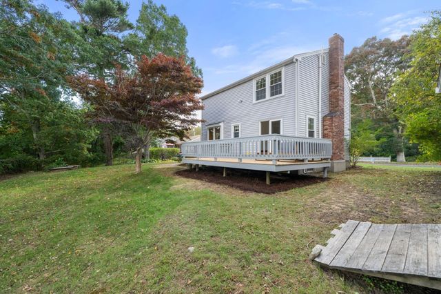 32 Grandview Dr, Plymouth, MA 02360