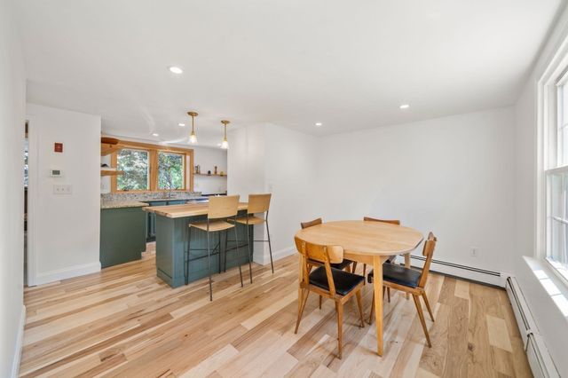 32 Grandview Dr, Plymouth, MA 02360