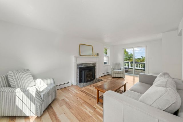 32 Grandview Dr, Plymouth, MA 02360