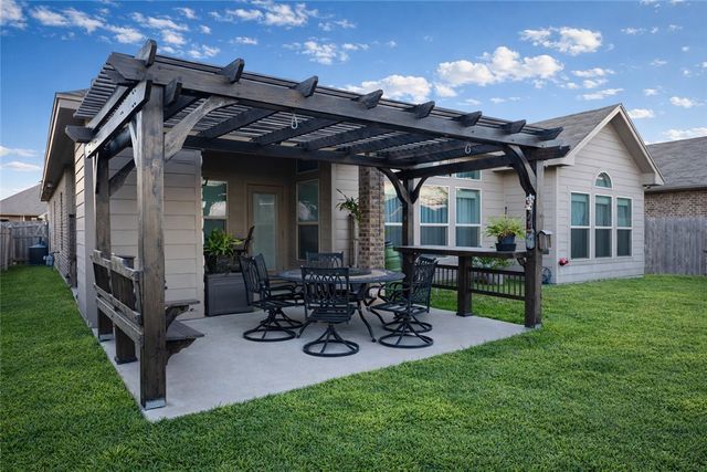 8126 Resplandor St, Corpus Christi, TX 78414