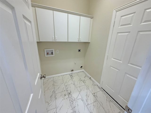 9704 Pinewood Drive, Denton, TX 76207