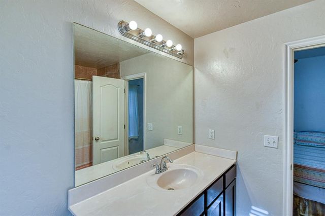 11824 NW 131st Street, Piedmont, OK 73078