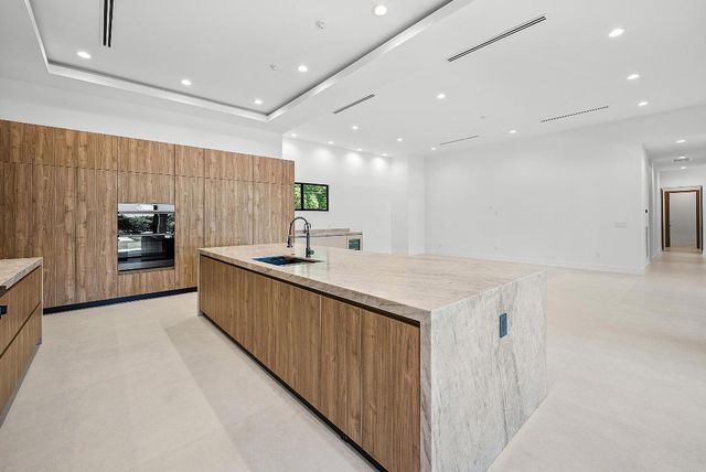 14817 Paddock Drive, Wellington, FL 33414