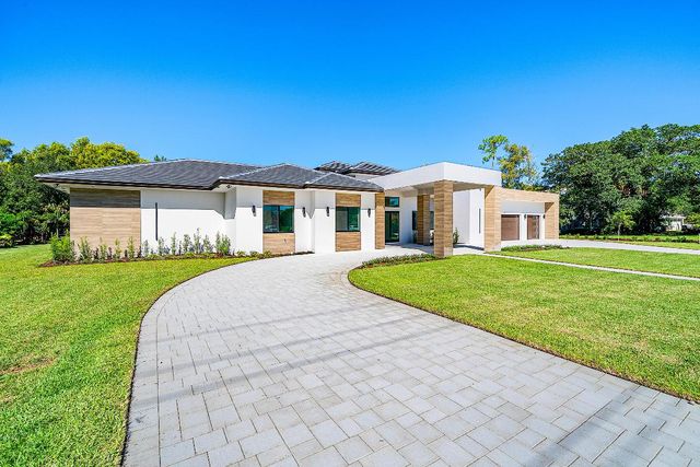 14817 Paddock Drive, Wellington, FL 33414