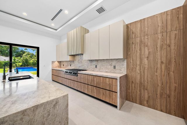 14817 Paddock Drive, Wellington, FL 33414