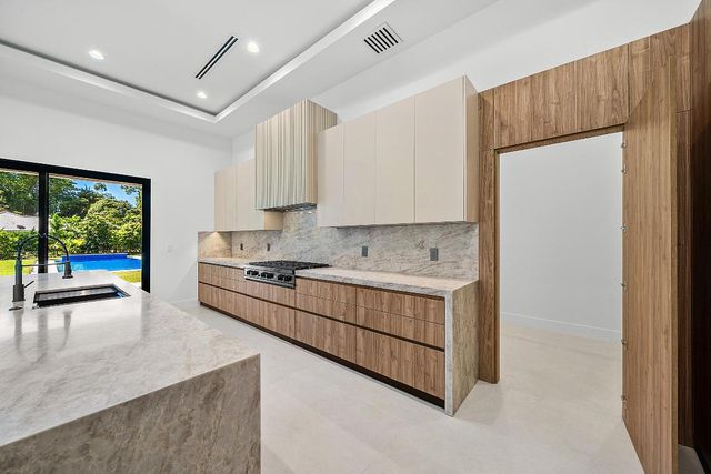 14817 Paddock Drive, Wellington, FL 33414