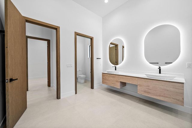 14817 Paddock Drive, Wellington, FL 33414