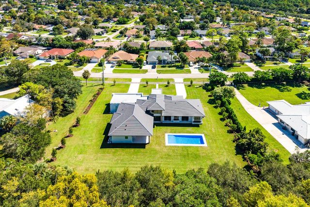 14817 Paddock Drive, Wellington, FL 33414