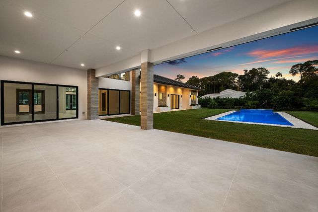 14817 Paddock Drive, Wellington, FL 33414