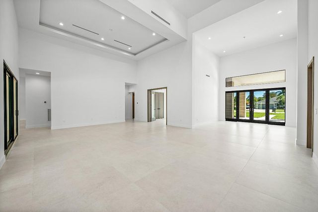 14817 Paddock Drive, Wellington, FL 33414