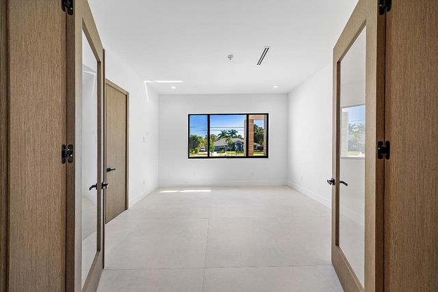 14817 Paddock Drive, Wellington, FL 33414