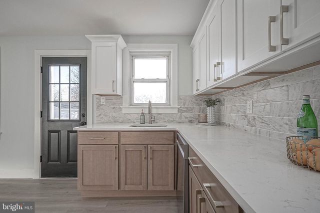 68 E HARMONY ST, Penns Grove, NJ 08069