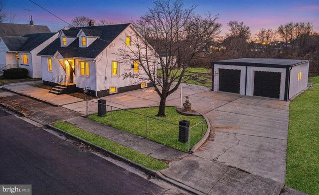 68 E HARMONY ST, Penns Grove, NJ 08069