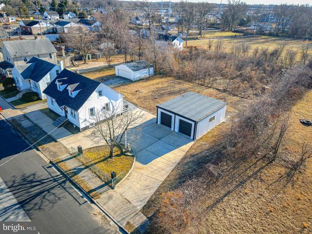 68 E HARMONY ST, Penns Grove, NJ 08069