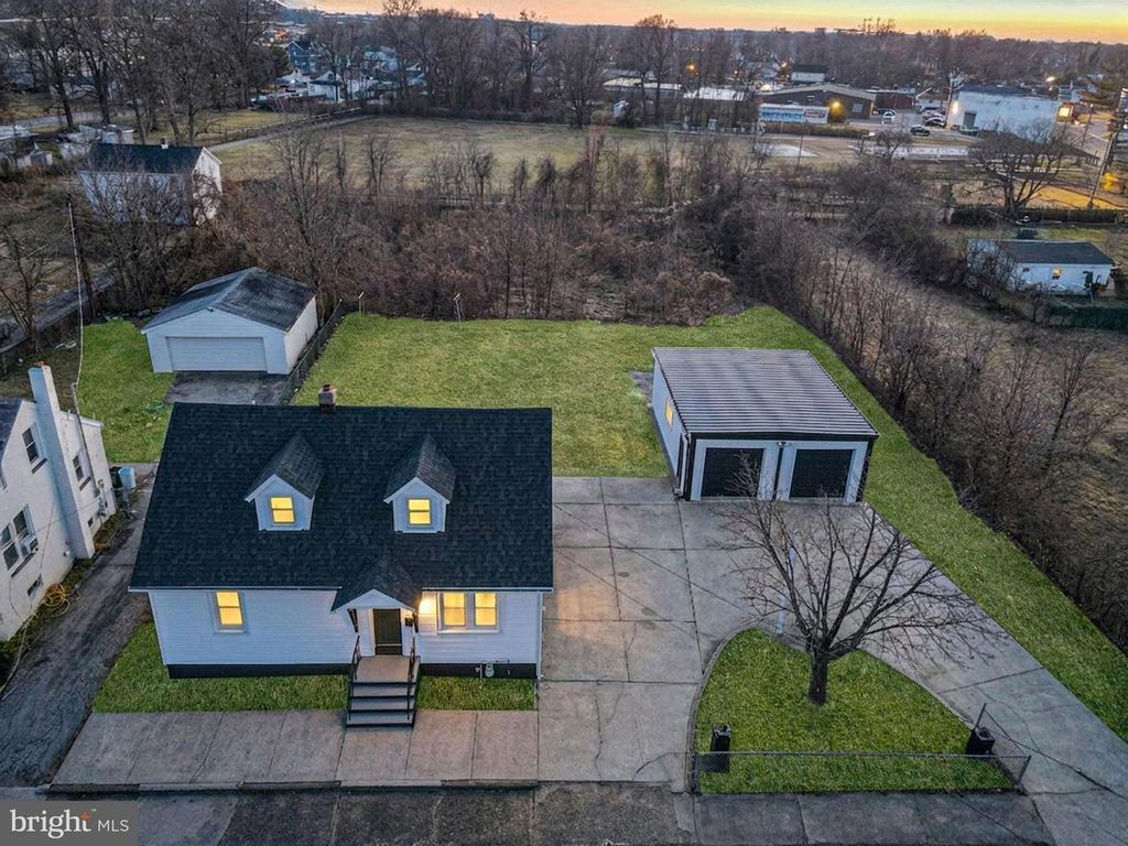 68 E HARMONY ST, Penns Grove, NJ 08069