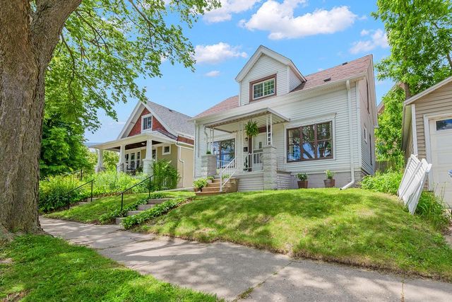 2713 S California STREET, Milwaukee, WI 53207
