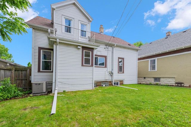 2713 S California STREET, Milwaukee, WI 53207