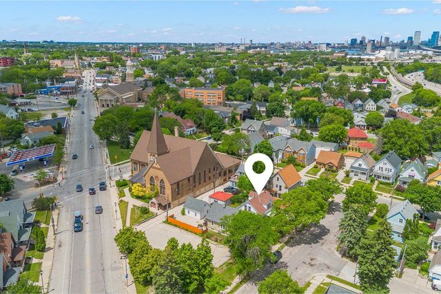 2713 S California STREET, Milwaukee, WI 53207