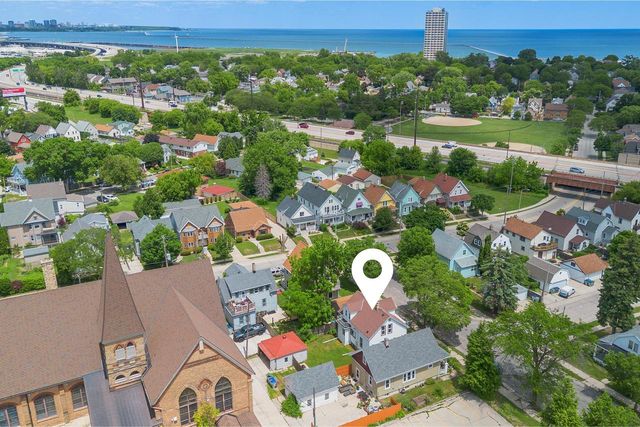 2713 S California STREET, Milwaukee, WI 53207
