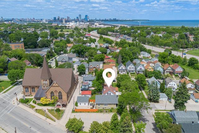 2713 S California STREET, Milwaukee, WI 53207