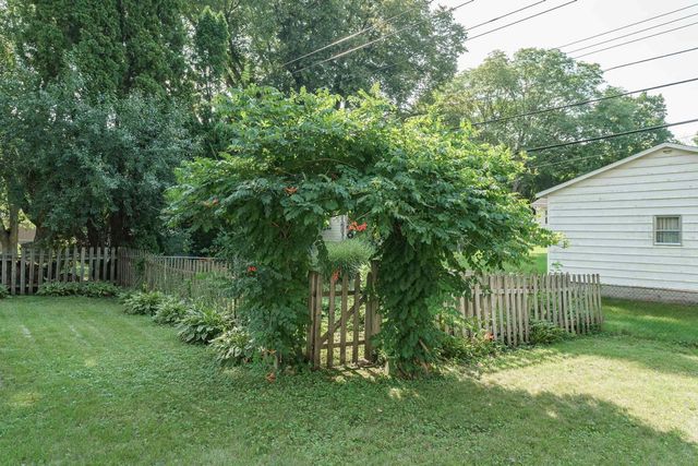 5721 Kroncke Drive, Madison, WI 53711