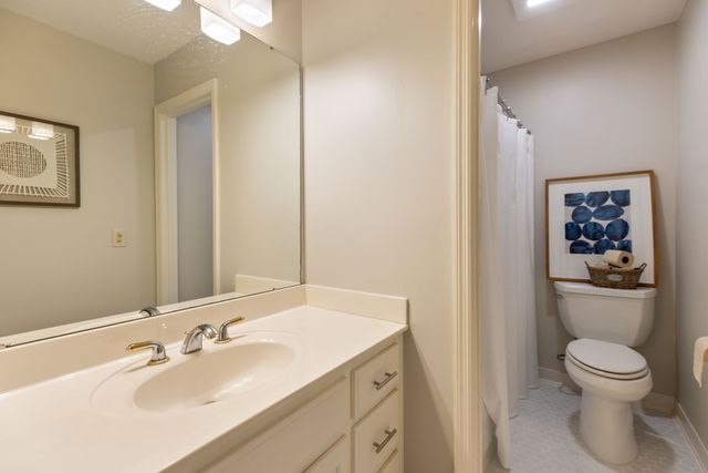 201 Deer Park Ln, Franklin, TN 37069