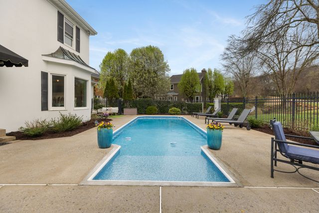 201 Deer Park Ln, Franklin, TN 37069