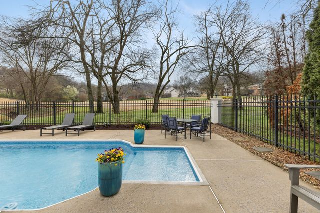 201 Deer Park Ln, Franklin, TN 37069