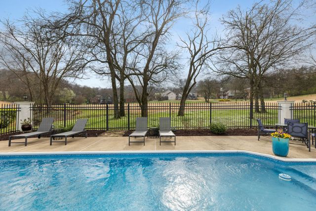 201 Deer Park Ln, Franklin, TN 37069